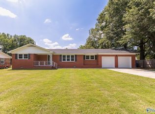 509 Broadway St NW, Hartselle, AL 35640