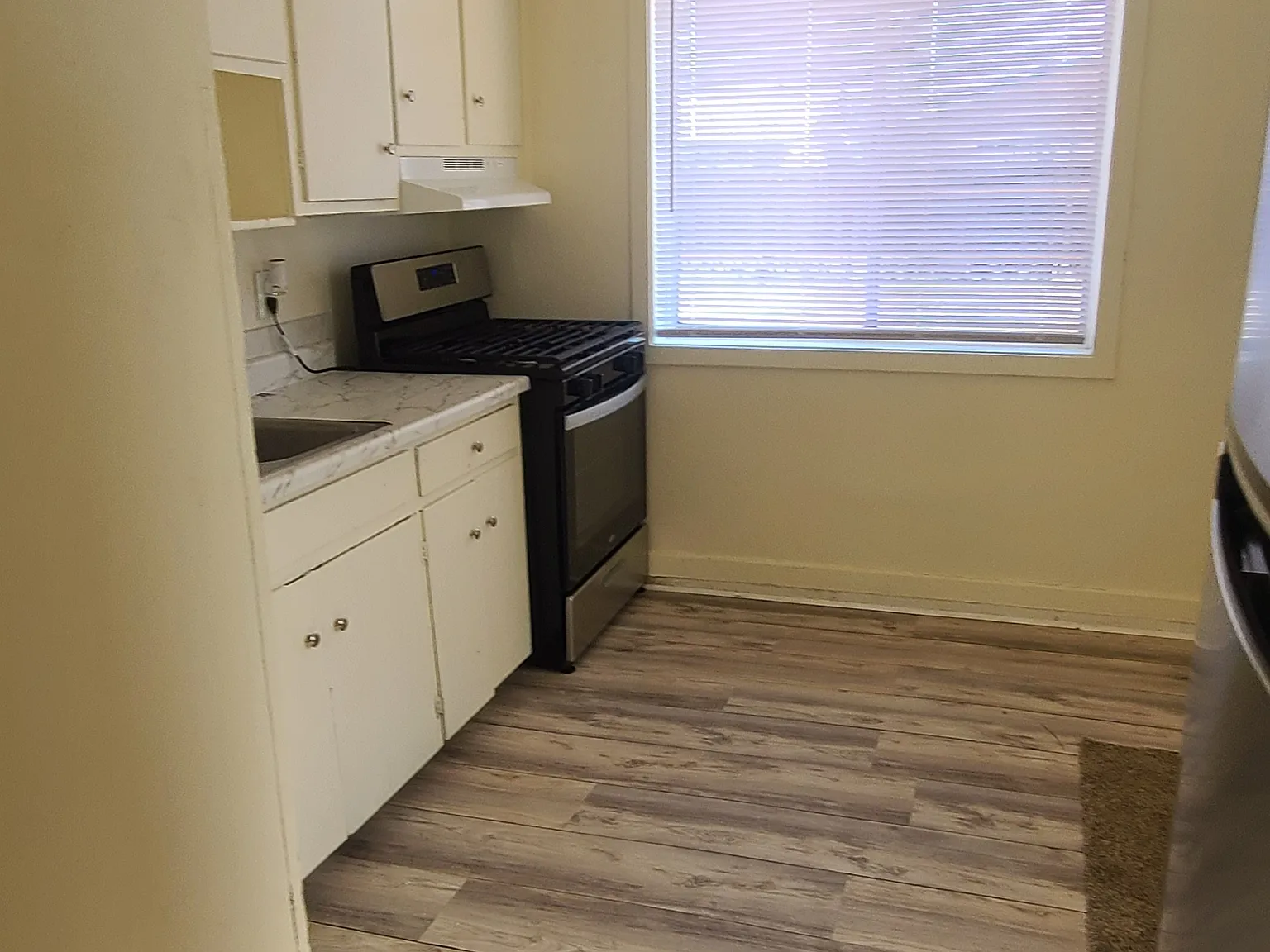 2 bed, 1350 sqft, $975 — Photo 4