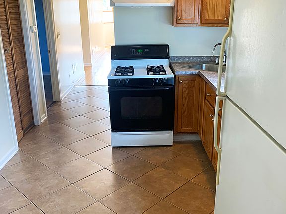 3rd image of 9122 S Brandon Ave