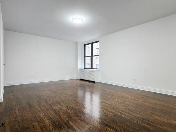 465 Lexington Avenue image 1 of 11