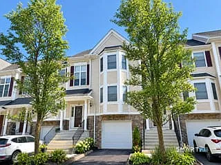 905 Larson Dr #905
