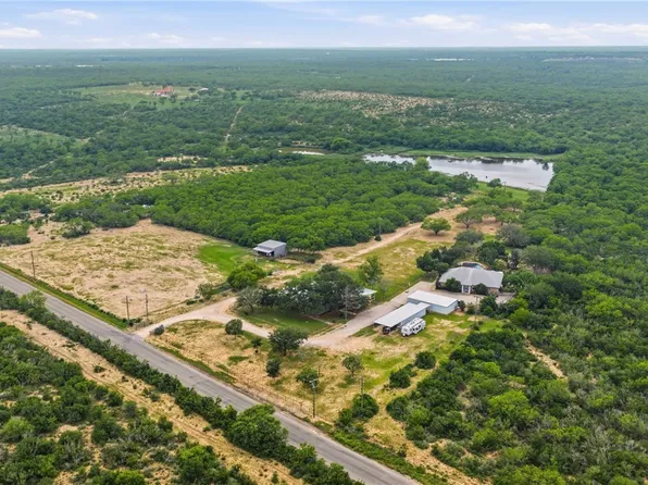 3833 County Road 2880, Bigfoot, TX 78005