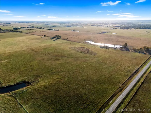 3 E 330th Rd, Big Cabin, OK 74332