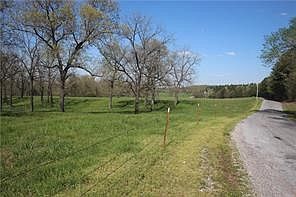 2nd image of 610 E