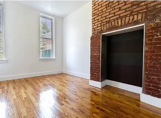 Rented by EXR | media 25