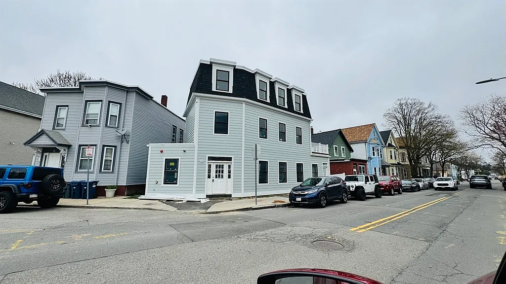 2 bed, 2.0 bath, 1029 sqft, $3,000 — Photo 2