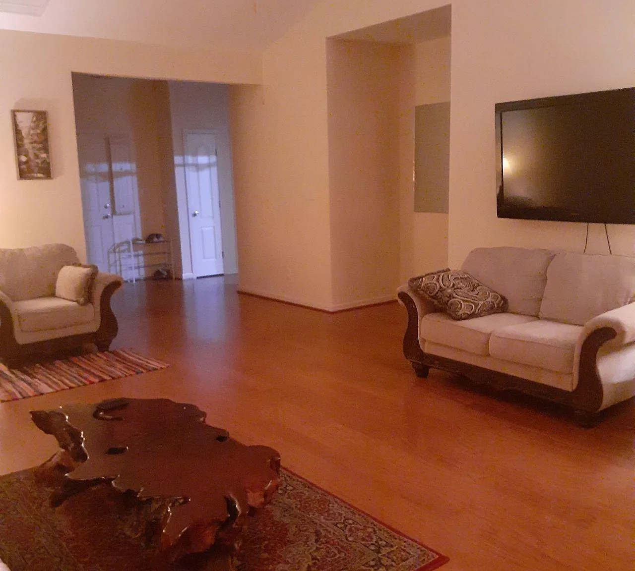4 bed, 2000 sqft, $1,985 — Photo 4