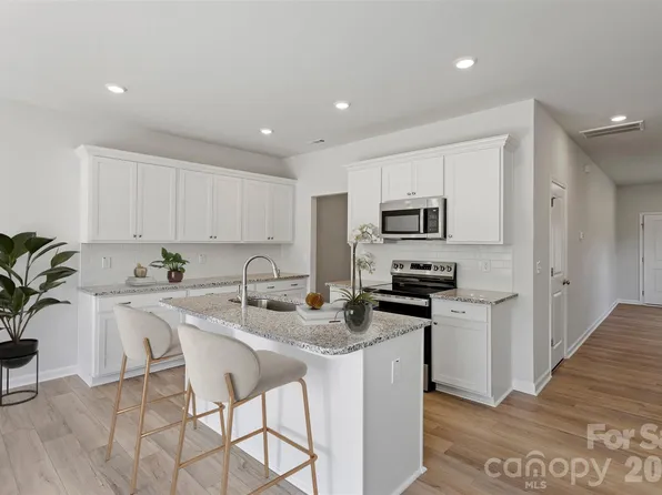 6340 Abelia Ave, Charlotte, NC 28269