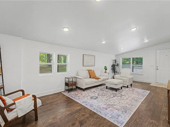 4 Evesham Ln, Bella Vista, AR 72714
