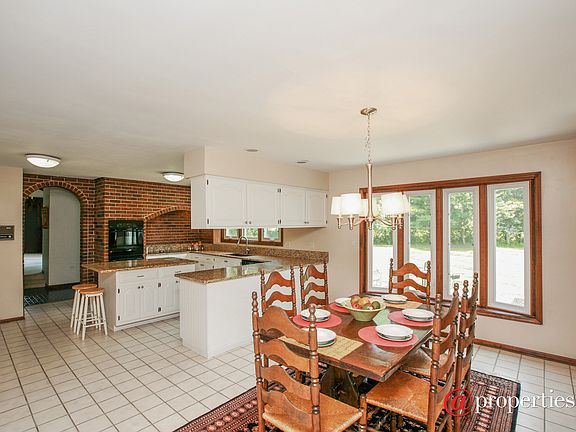 Kitchen / Breakfast Room