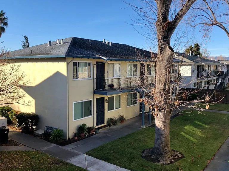 3001 Magliocco Dr — Photo 7