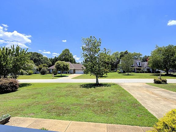 5th image of 305 Jacob Creek Dr