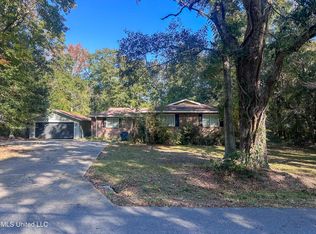 9500 Marina Ave, Ocean Springs, MS 39564