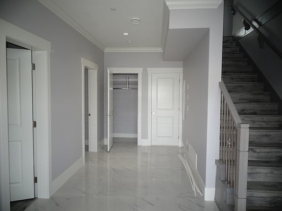 4th image of 33160 Legace Dr