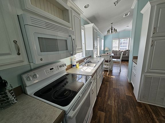 5th image of 7125 Fruitville Rd #371