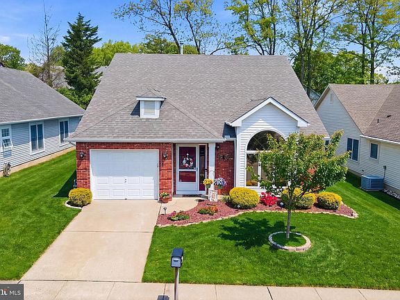 4th image of 1462 Burr Oak Rd