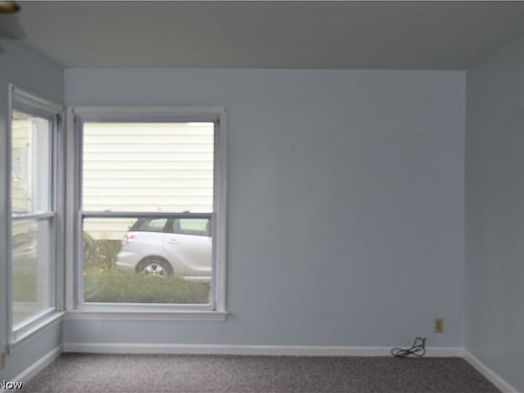 3rd image of 61 Elmwood Dr