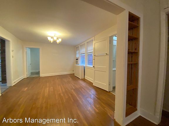 5th image of 1451 Barnsdale St #2L