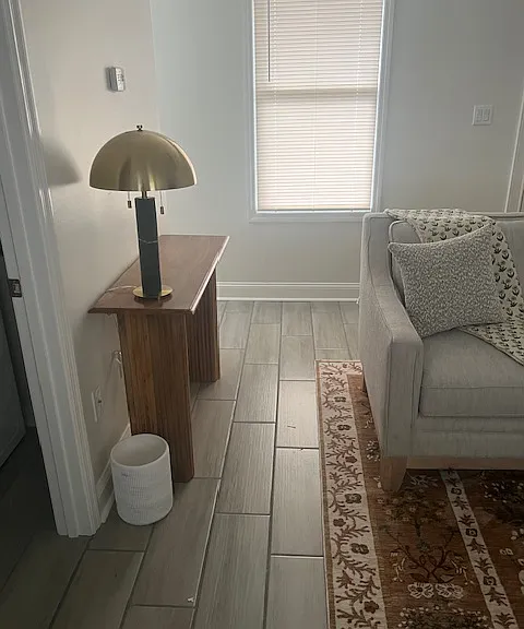546 E Hall Ln — Photo 10
