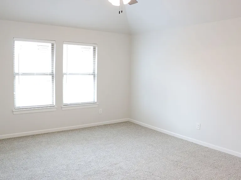 623 Trails End Dr — Photo 18