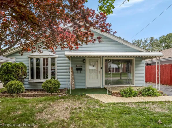 8055 Roosevelt St, Taylor, MI 48180