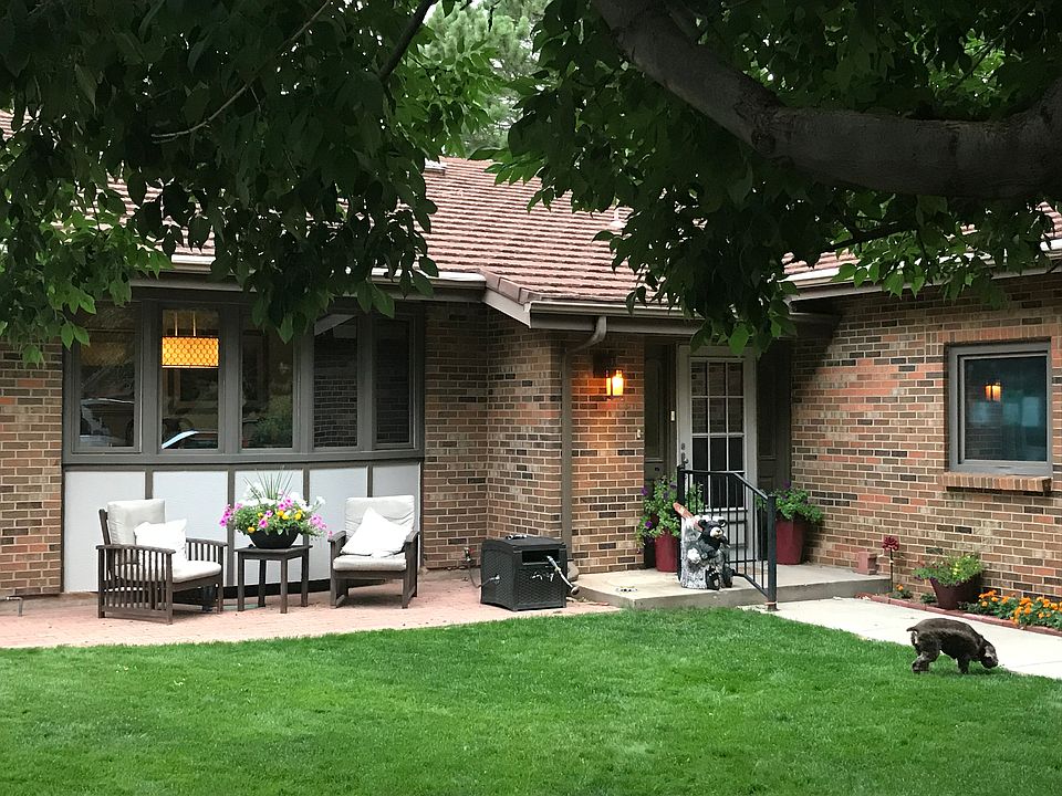 Beautiful front yard!