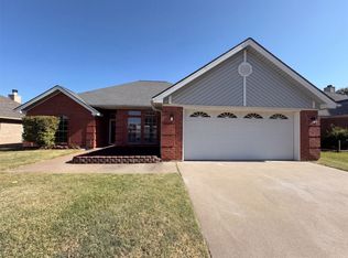 6037 Sundown Dr, Watauga, TX 76148