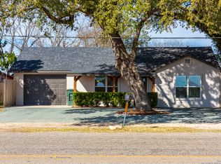 104 Fm 140, Uvalde, TX 78801