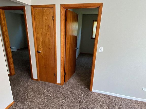 4th image of 18518 Wildwood Ave APT 1E