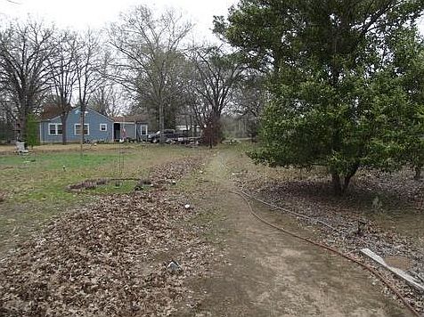 3rd image of 129 Lucy Ln