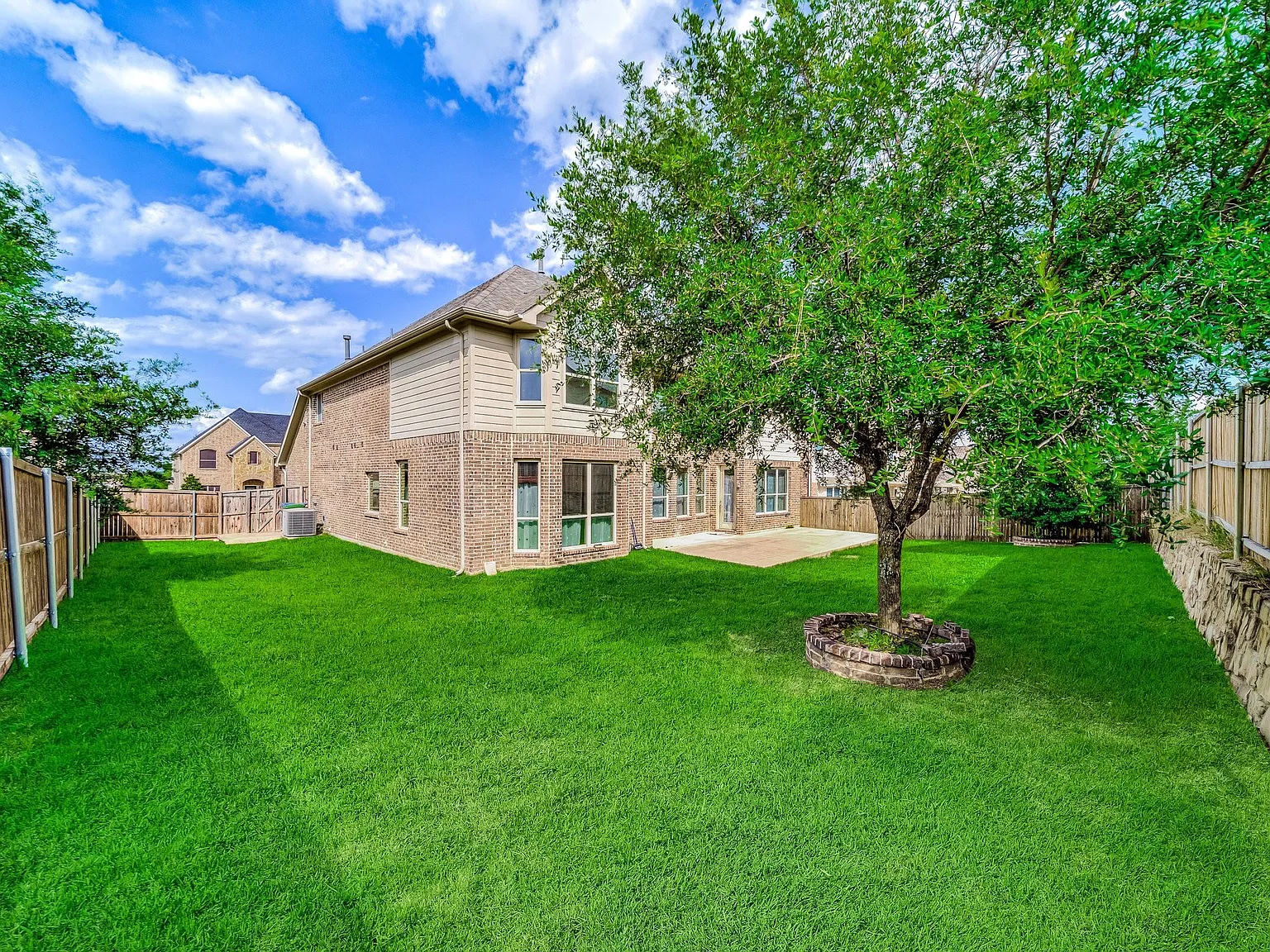 4 bed, 3.5 bath, 3645 sqft, $3,400 — Photo 3