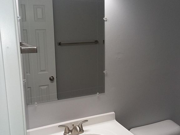 4th image of 900 S 21st St APT 6