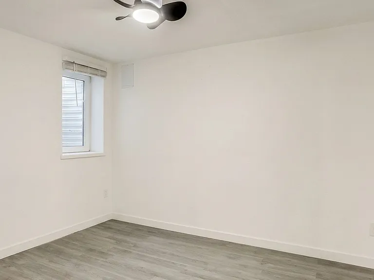 11646 Lincoln St — Photo 37