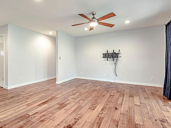 5th image of 2511 Catalina Dr