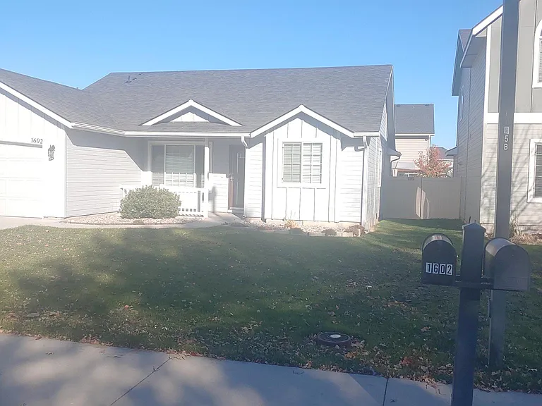 1602 N Firebrick Dr — Photo 2