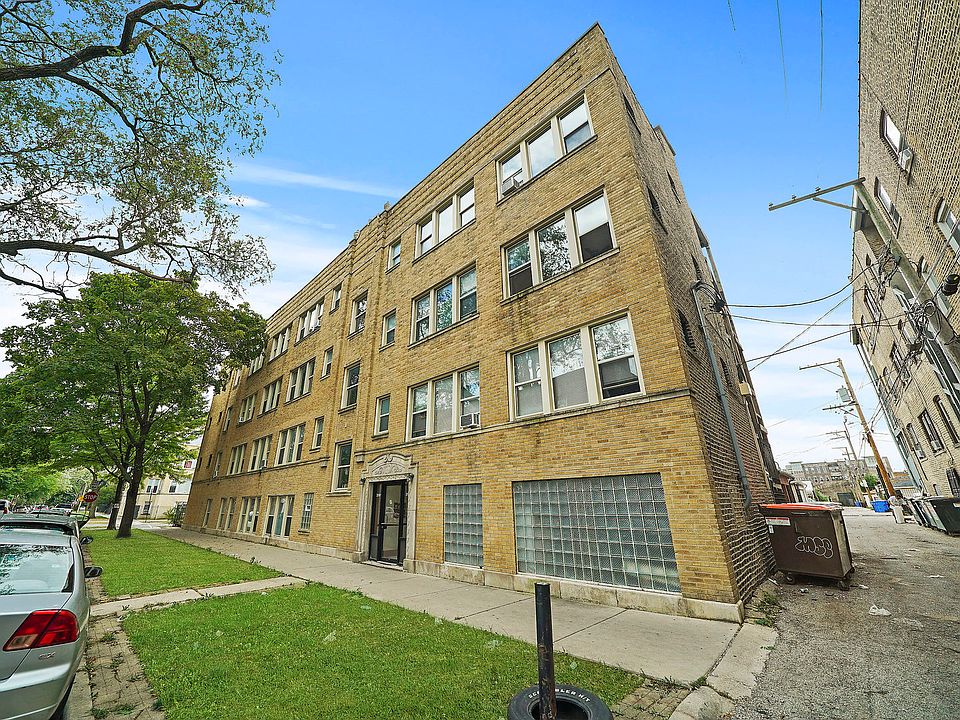 1st image of 3109 W Ainslie St APT 3