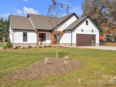 77 2nd Ave SE, Taylorsville, NC, 28681