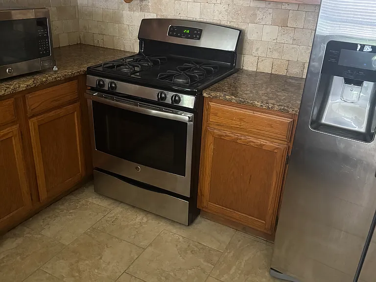 8435 Lake Crystal Dr — Photo 7
