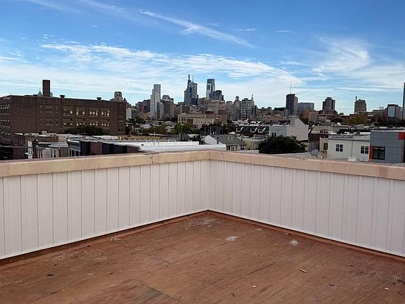 5th image of 504 Carpenter St