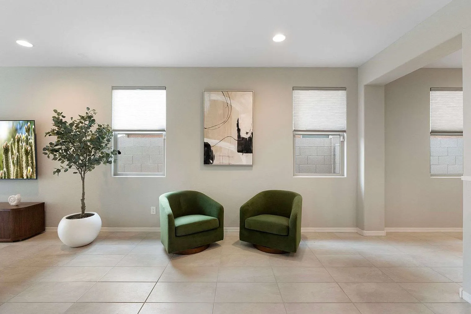 3 bed, 2.0 bath, 1883 sqft, $3,615 — Photo 4