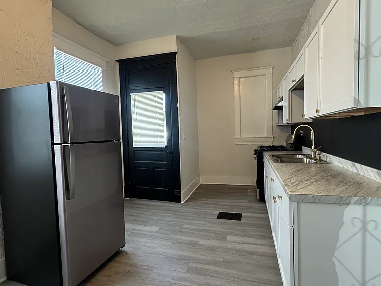 632 S 36th St — Photo 9