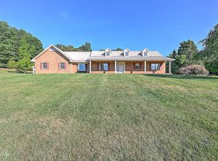 1035 River Village Ln, Afton, TN 37616