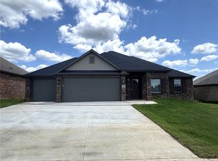 223 S Eagle Mountain St, Prairie Grove, AR 72753