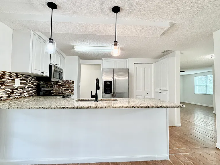 7201 Daggett Ter — Photo 5