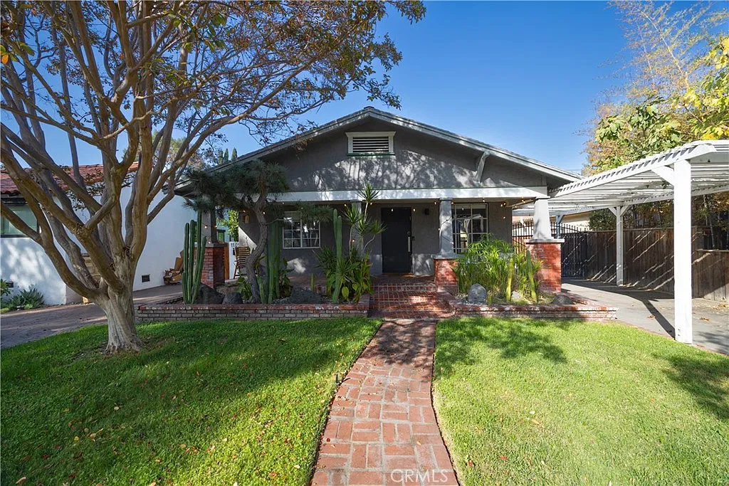 4 bed, 1870 sqft, $6,495 — Photo 2