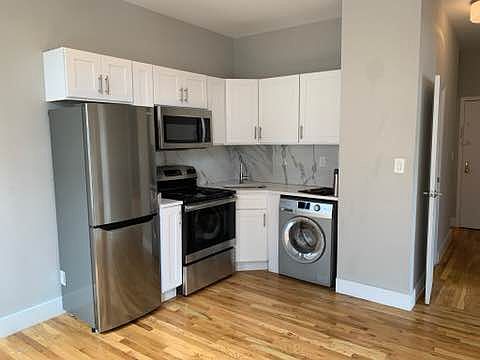 1st image of 216 E 118th St #5