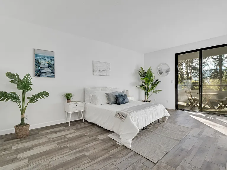 13331 Moorpark St #206 — Photo 12