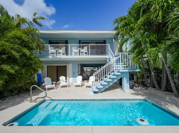 610 9th St, Key Colony Beach, FL 33051