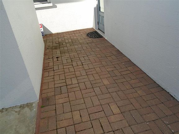 3rd image of 626 Avery Ln