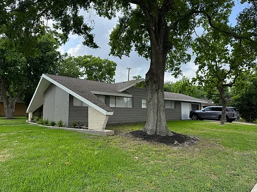 7102 Sharpview Dr Photo 1
